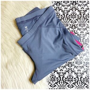 Old Navy : size : M : light heather blue & fuchsia hot pink workout capri pants